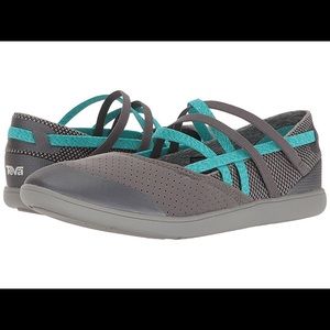 SOLD 🆕in box TEVA slip-on sandals